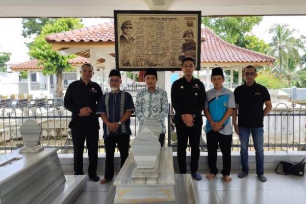 Usulkan Jadi Pahlawan Nasional, YMPP Nyekar ke Makam RM Margono Djojohadikusumo