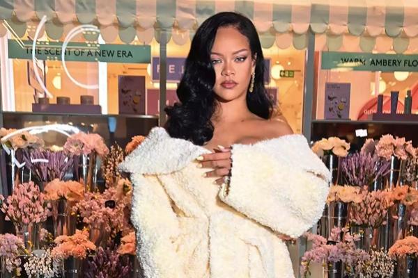 Penggemar Sabar... Rihanna Ingin Bikin Album yang Tidak Boleh Biasa-biasa Saja