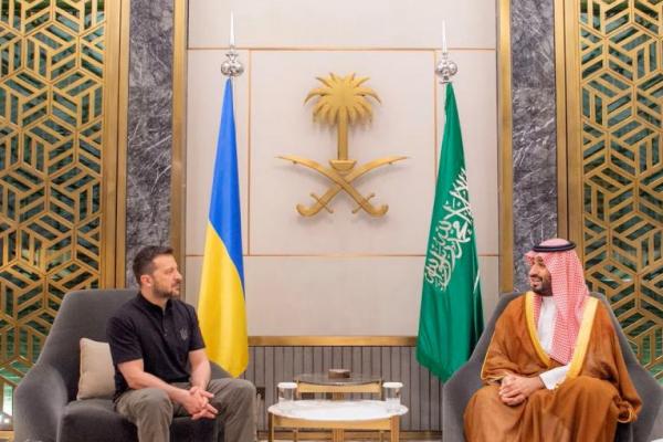 Jelang Perundingan dengan AS, Zelenskiy di Saudi Bertemu Putra Mahkota