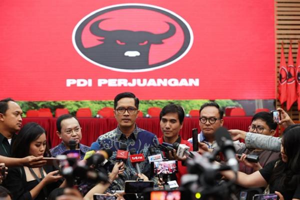 Kuasa Hukum Sekjen PDIP, Febri Diansyah Bongkar 4 Dakwaan KPK yang Krusial