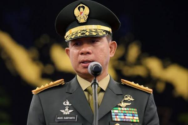 Adapun relevansi batas usia pensiun, TNI tetap konsisten mempertahankan keseimbangan antara keseimbangan kesiapan tempur dengan regenerasi kepemimpinan.