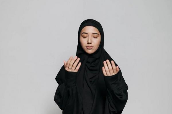 Penting mempersiapkan perjalanan mudik Lebaran tidak hanya dari segi fisik, tetapi juga dengan doa yang tulus. Membaca doa sebelum berangkat, selama perjalanan, dan ketika sampai di tujuan dapat membantu mendapatkan perlindungan dari Allah SWT, sehingga perjalanan menjadi aman dan nyaman