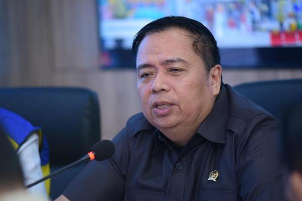  
Ketua Komisi V DPR RI, Lasarus memimpin Tim Kunjungan Kerja Spesifik Komisi V DPR RI dalam rangka meninjau langsung kondisi Tol Jakarta–Cikampek (Japek) dalam rangka persiapan arus mudik Lebaran 2025.