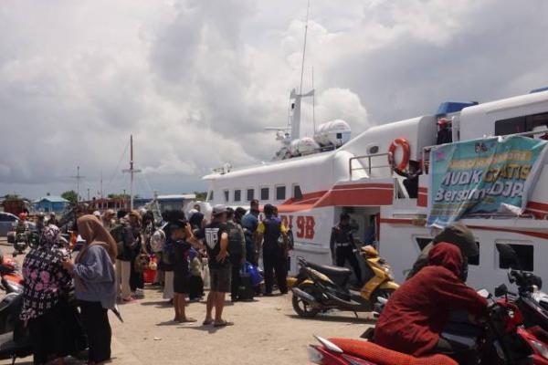 Lebaran 2025, Kemenhub Siapkan 703 Kapal dan 264 Posko Angkutan Laut