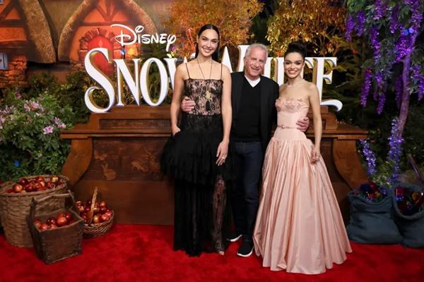 Inilah Penampilan Snow White dan Evil Queen ala Rachel Zegler dan Gal Gadot di Karpet Merah