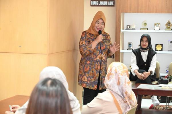 Pegawai Setjen MPR RI Mengikuti Kegiatan Workshop Chunky Bag