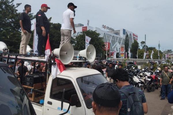 Kami ingin menagih keadilan bagi saudara kita Kenzha Walewangko karena masih belum ada kepastian hukum.