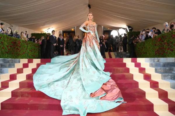 Perseteruan Hukum dengan Justin Baldoni, Blake Lively akan Absen di Met Gala 2025